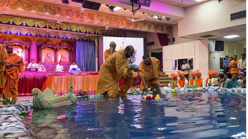 Jal-Jhulni and Ganpati Visarjan Festival at Akshardham Temple